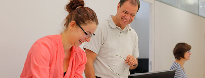 Dr. Grimberg in der Kinderarztpraxis Pasing