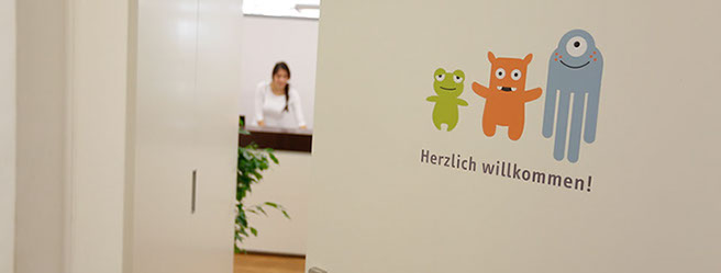 Dr. Grimberg in der Kinderarztpraxis Pasing