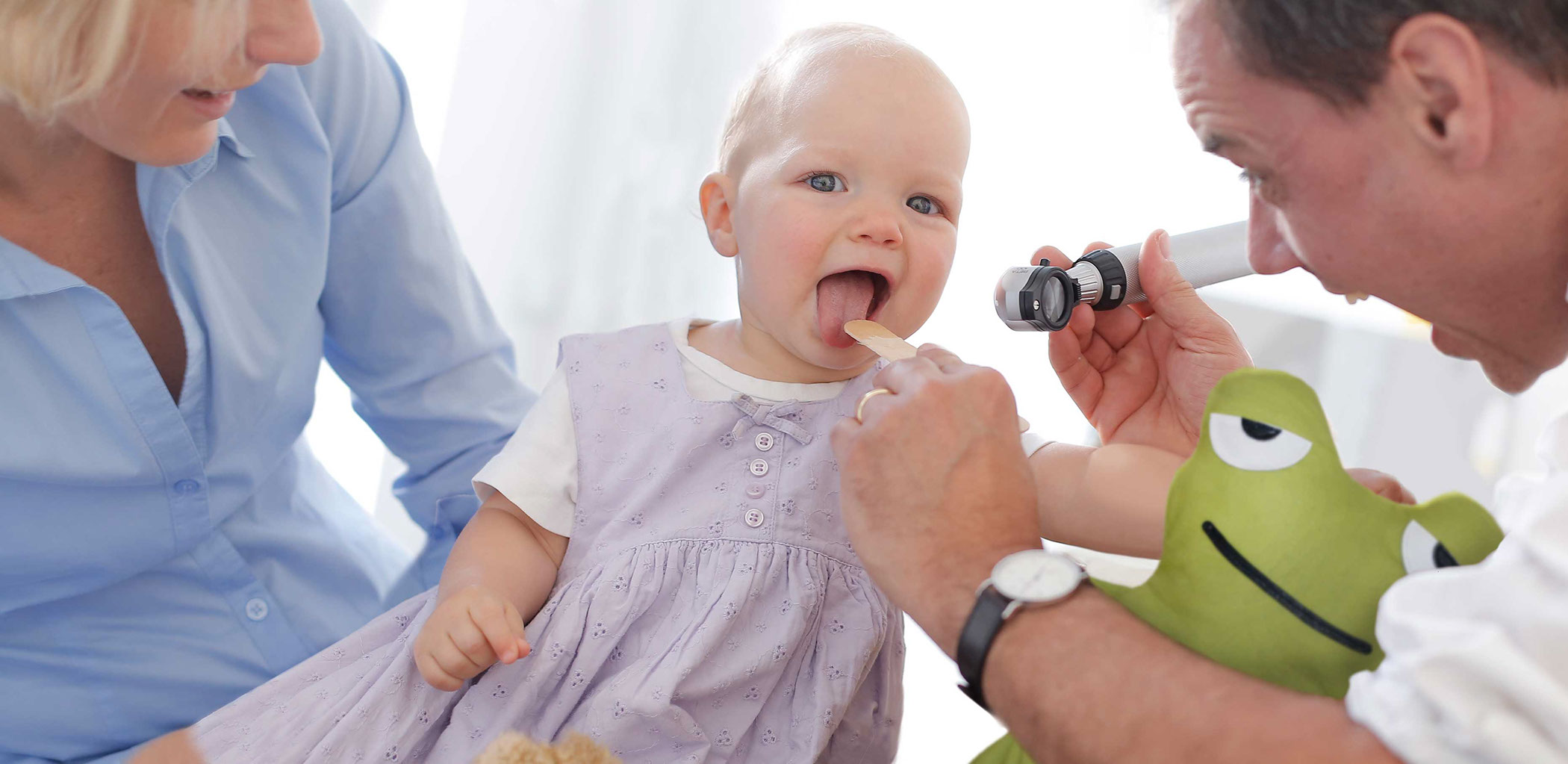 Dr. Grimberg in der Kinderarztpraxis Pasing